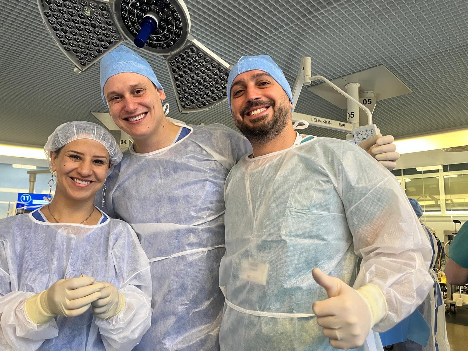 İstanbul el cerrahisi klinik ortamı — Ali Cavit